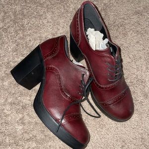 BEAUTIFUL BOOTS NEW WITH TAGS.